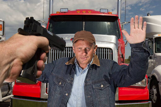 Holiday freight moves fast, and cargo theft risk rises. Use these truck driver cargo security tips to protect your load, avoid delays, and keep moving.